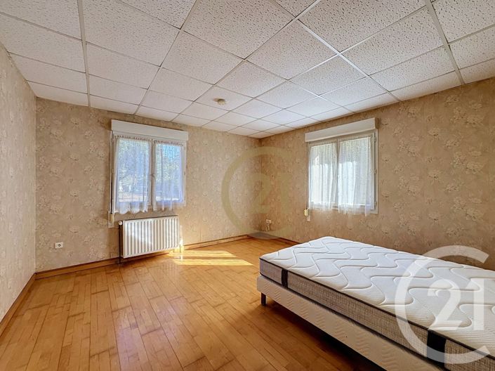 Image No.18-3 Bed House for sale