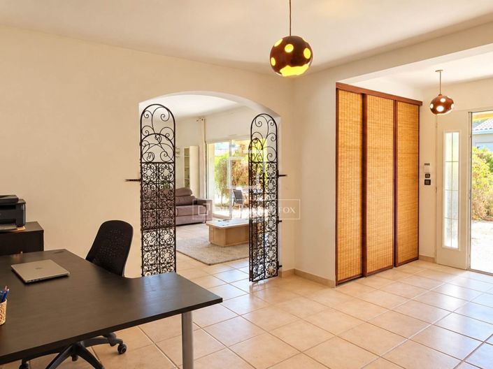 Image No.12-3 Bed House for sale