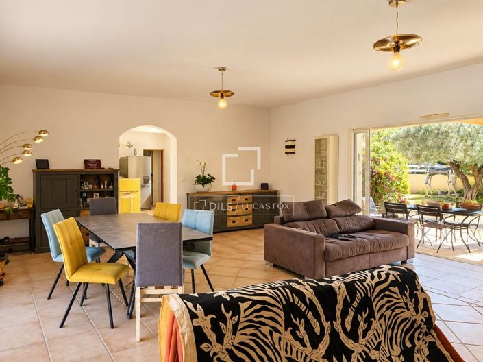 Image No.14-3 Bed House for sale