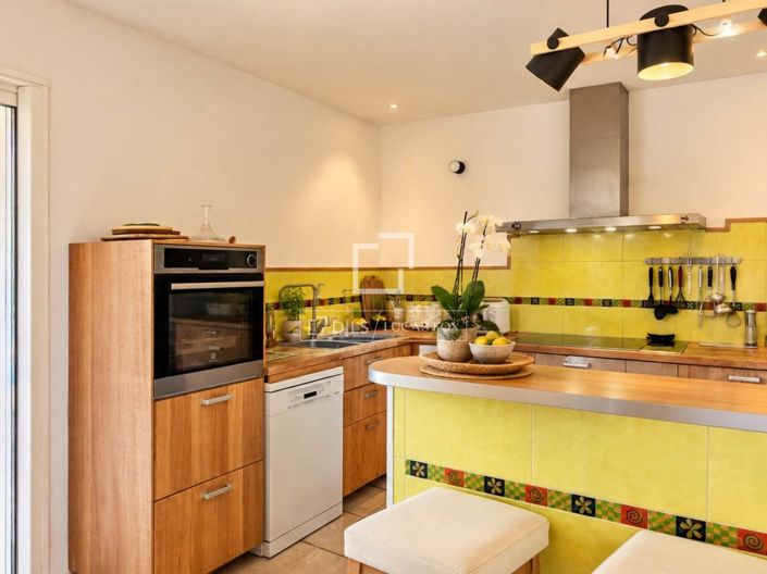 Image No.15-3 Bed House for sale