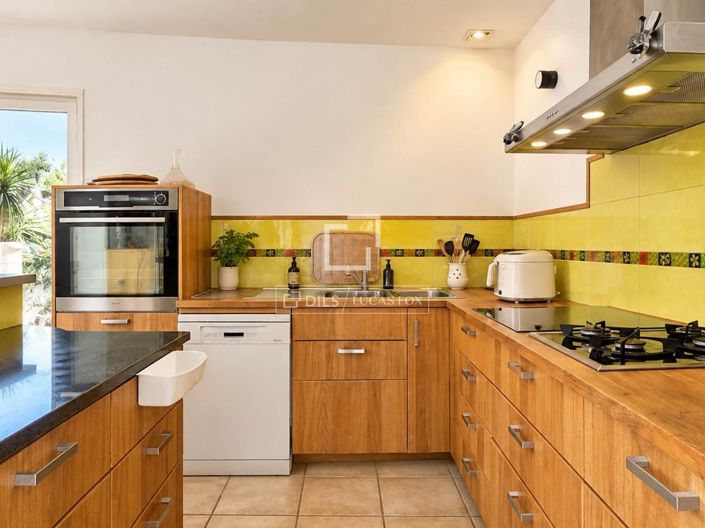 Image No.16-3 Bed House for sale