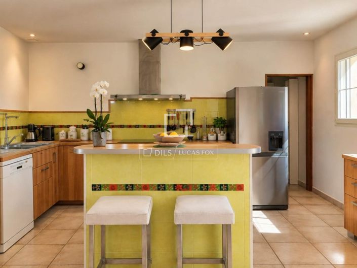 Image No.17-3 Bed House for sale