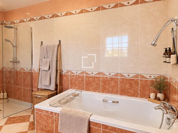 Image No.24-3 Bed House for sale