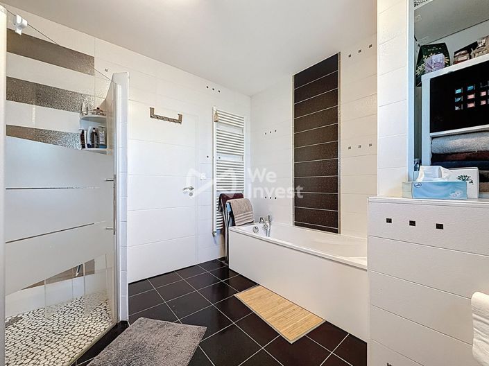 Image No.16-Propriété de 4 chambres à vendre