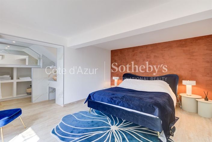 Image No.18-5 Bed Property for sale