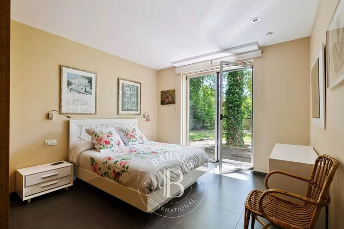 Image No.19-4 Bed House for sale