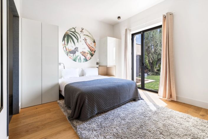 Image No.20-5 Bed House for sale