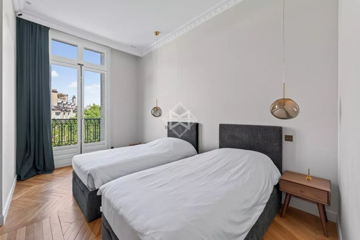 Image No.11-3 Bed Apartment for sale