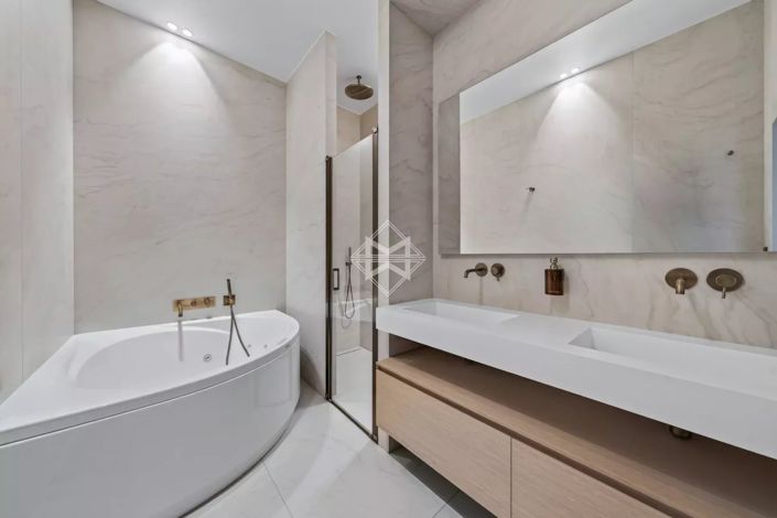 Image No.12-3 Bed Apartment for sale