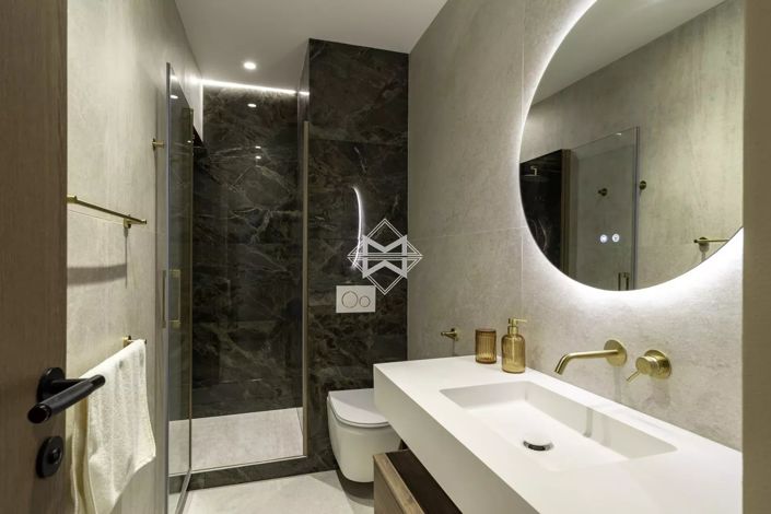 Image No.15-5 Bed Apartment for sale