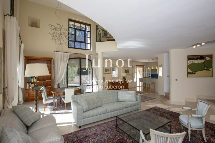 Image No.10-2 Bed House for sale