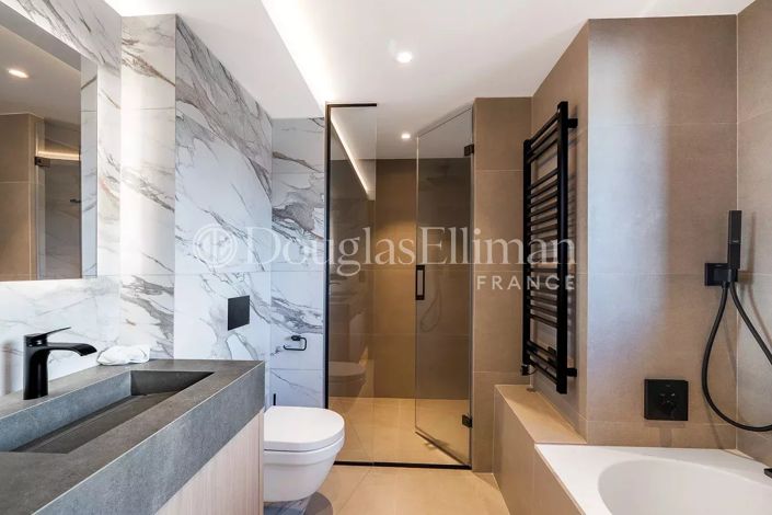 Image No.11-7 Bed House for sale