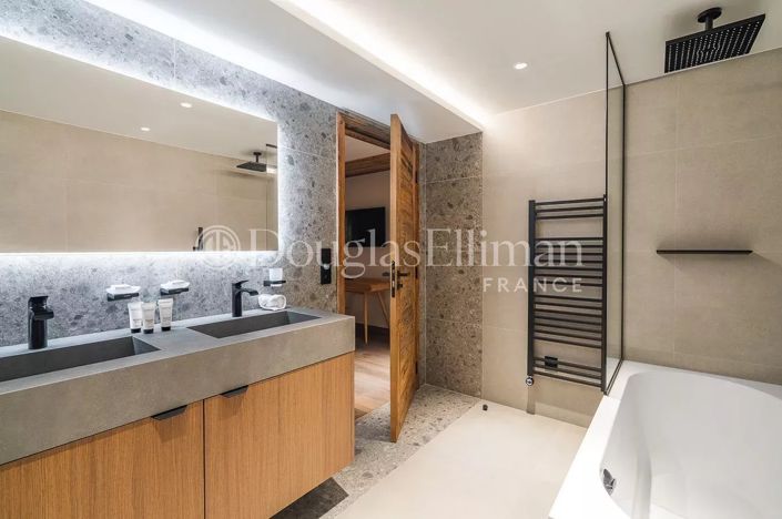 Image No.19-7 Bed House for sale