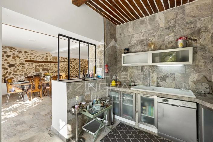 Image No.10-6 Bed House for sale