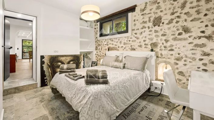 Image No.11-6 Bed House for sale