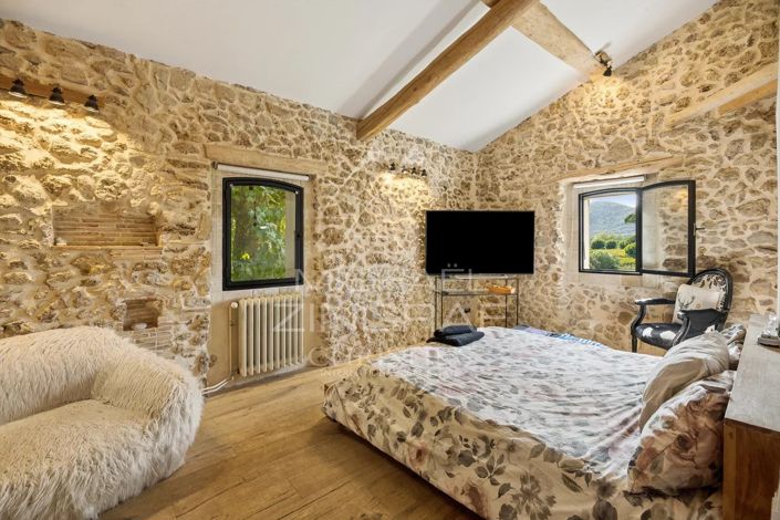 Image No.15-6 Bed House for sale