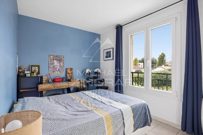 Image No.10-2 Bed Apartment for sale