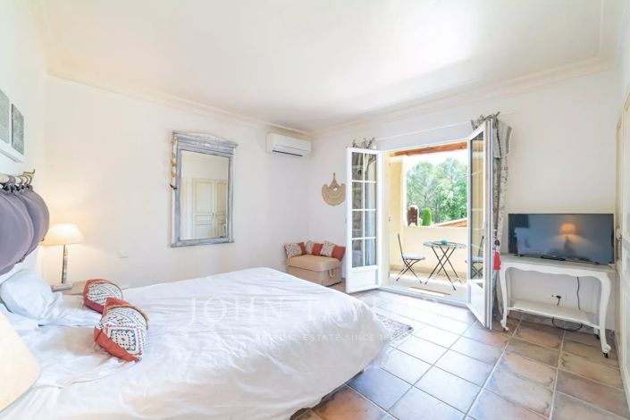 Image No.10-6 Bed House for sale