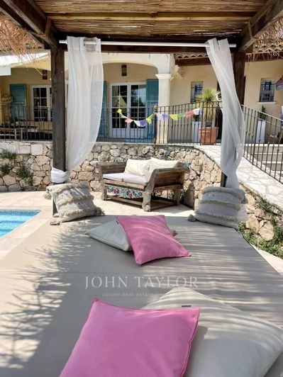 Image No.16-6 Bed House for sale