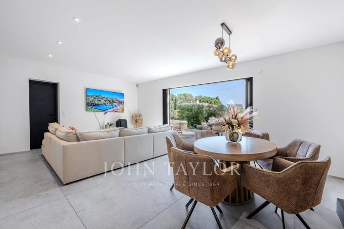 Image No.14-4 Bed House for sale