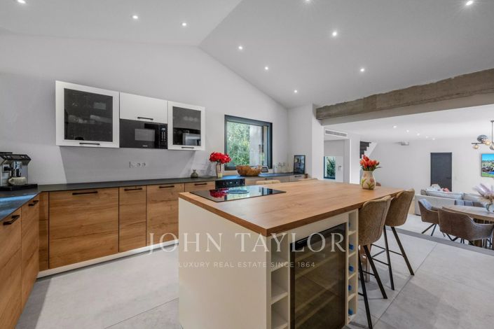 Image No.16-4 Bed House for sale