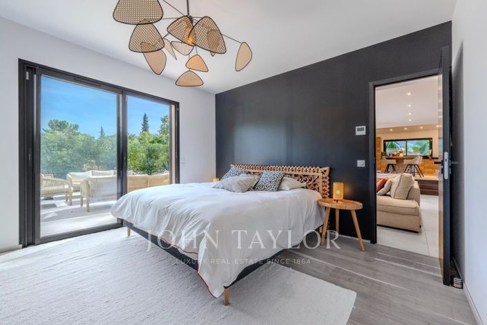 Image No.18-4 Bed House for sale