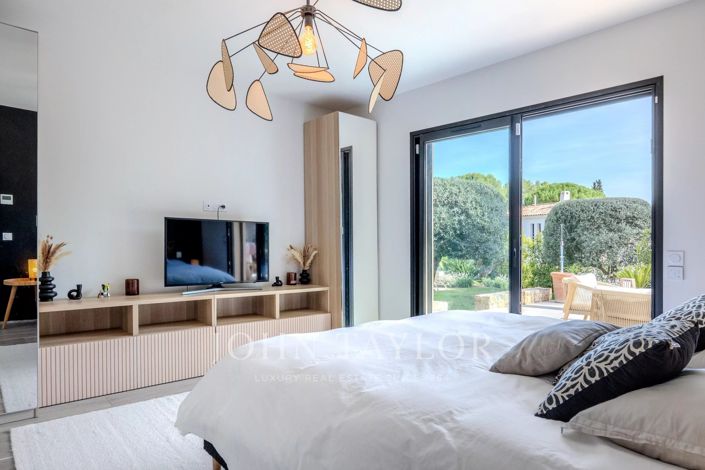 Image No.19-4 Bed House for sale