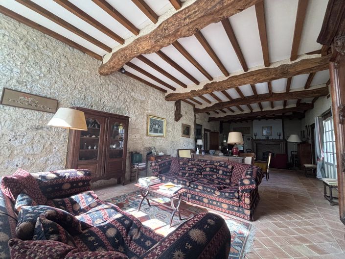 Image No.12-8 Bed House for sale