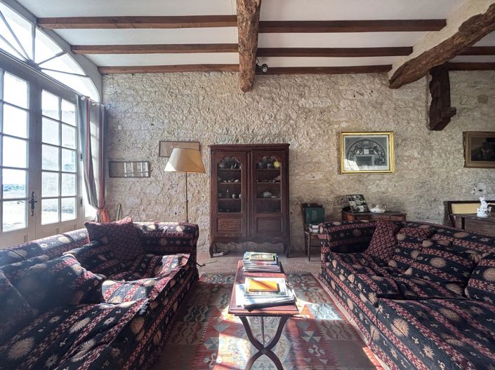 Image No.14-8 Bed House for sale