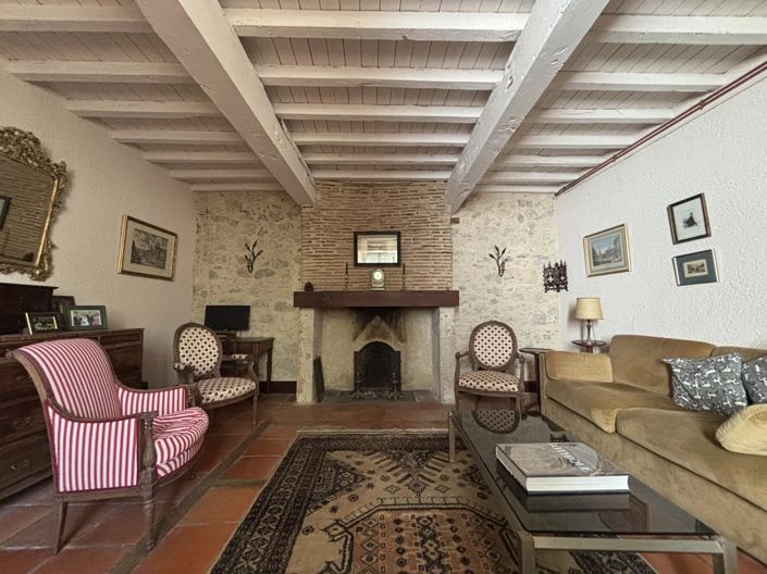 Image No.16-8 Bed House for sale