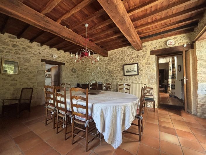 Image No.17-8 Bed House for sale