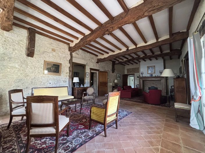Image No.18-8 Bed House for sale