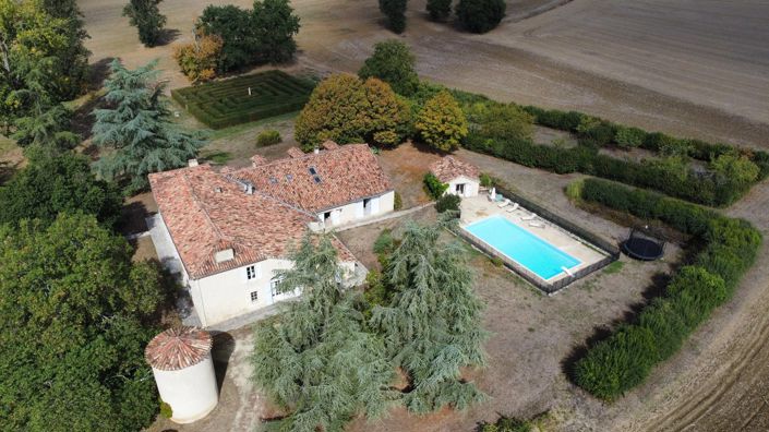 Image No.2-8 Bed House for sale