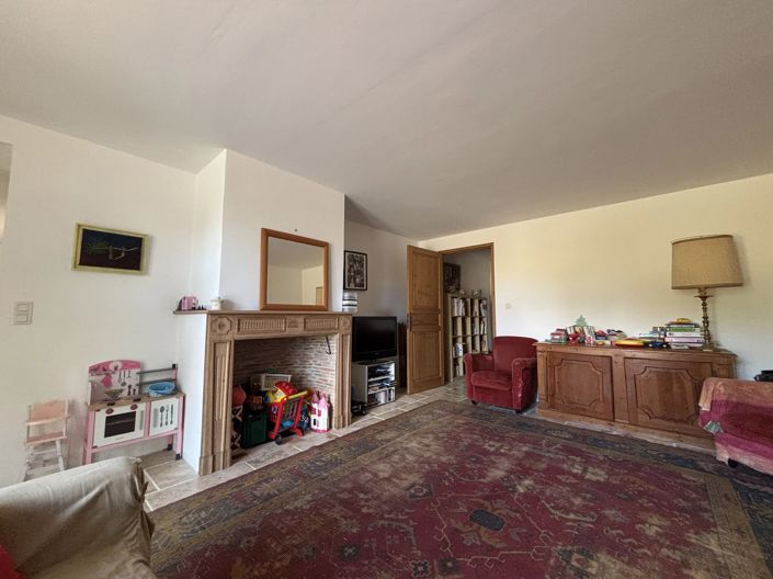 Image No.29-8 Bed House for sale