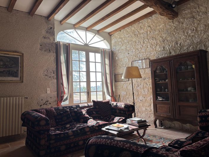 Image No.31-8 Bed House for sale