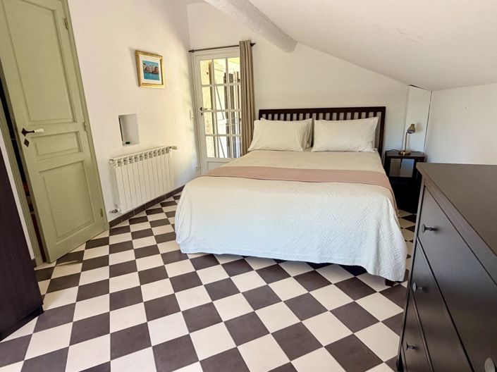 Image No.50-5 Bed House for sale