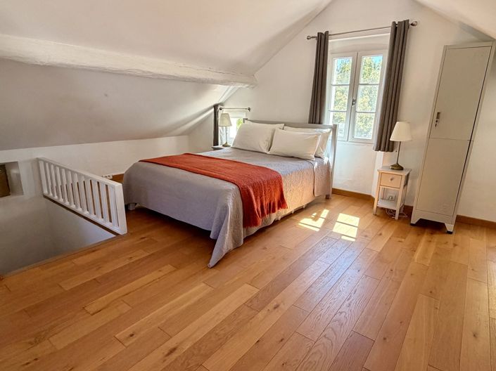 Image No.57-5 Bed House for sale