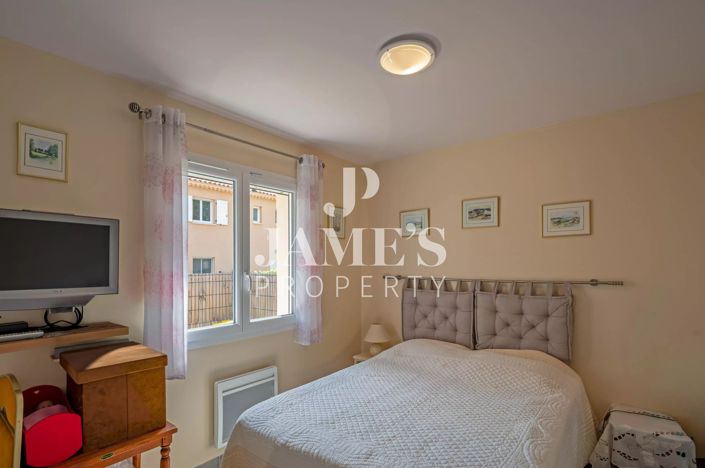 Image No.8-3 Bed House for sale