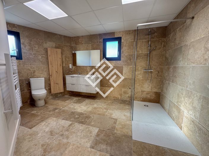 Image No.11-3 Bed House for sale