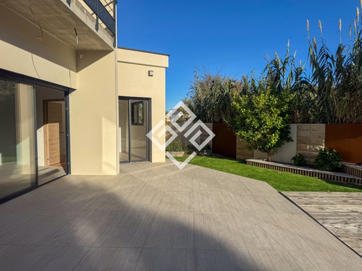 Image No.19-3 Bed House for sale