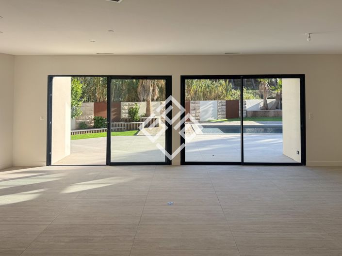 Image No.3-3 Bed House for sale
