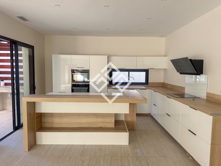 Image No.6-3 Bed House for sale