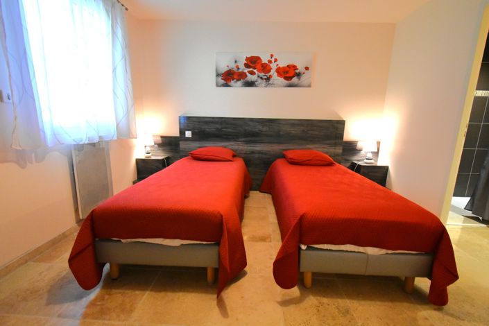 Image No.17-13 Bed House for sale