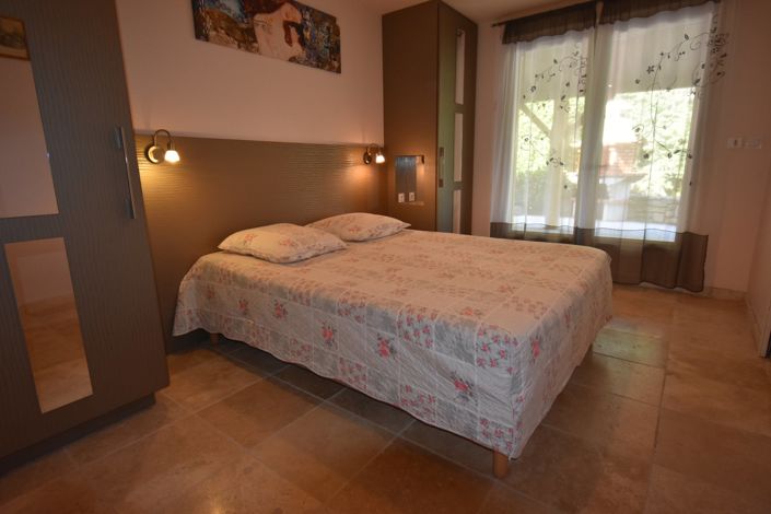 Image No.18-13 Bed House for sale