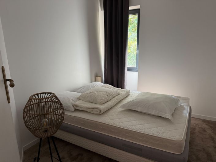 Image No.12-12 Bed House for sale