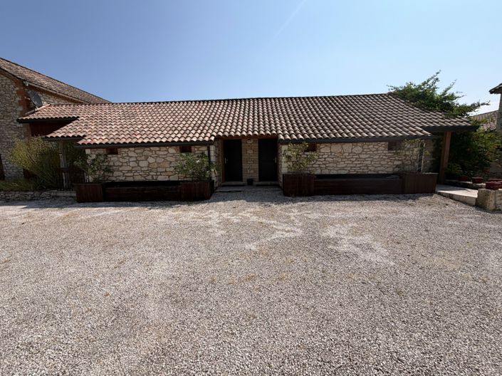 Image No.20-12 Bed House for sale