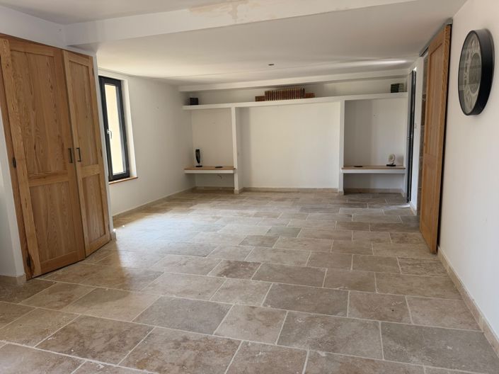 Image No.22-12 Bed House for sale