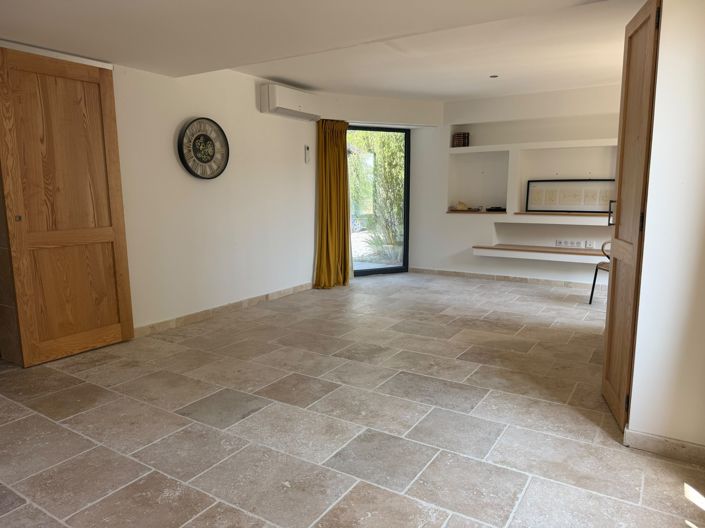 Image No.23-12 Bed House for sale