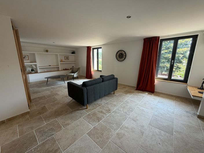 Image No.24-12 Bed House for sale