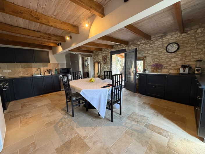 Image No.6-12 Bed House for sale